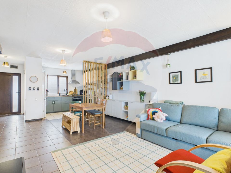 Casa / Vila cu 4 camere Darza, Crevedia