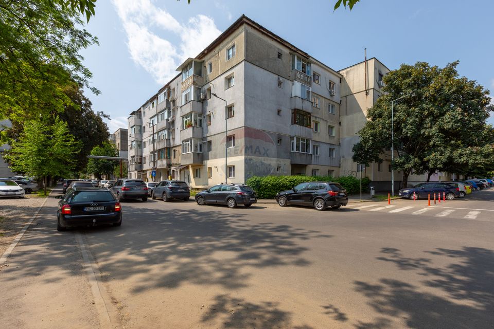 Apartament 3 camere decomandate – Strada Bicaz, zona Narcisa