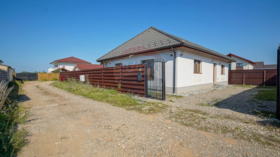 Refugiul tău de lângă Brașov – Casă P+M în cartierul Izvor, Tralungeni