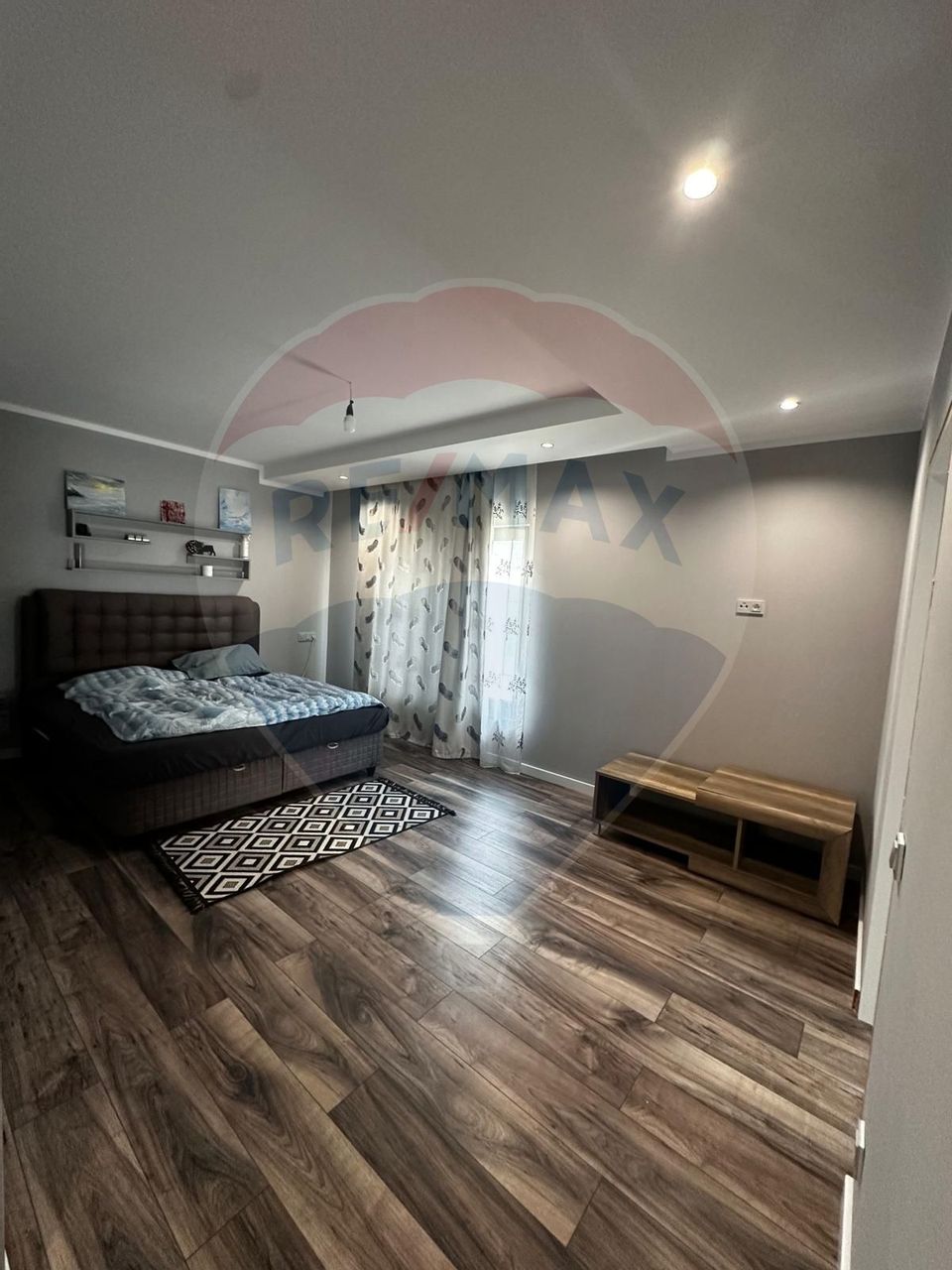4 room House / Villa for sale