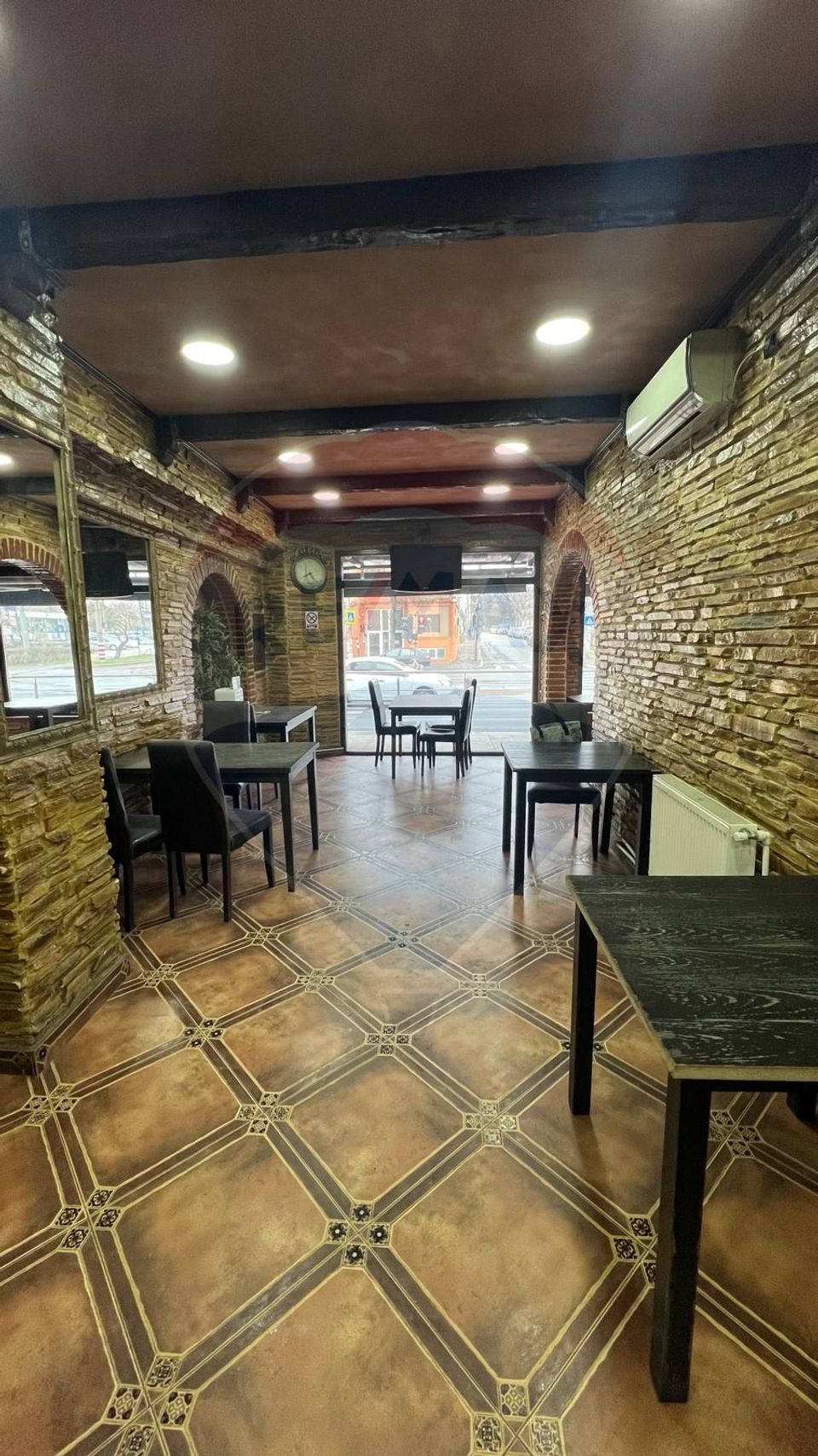160sq.m Commercial Space for rent, Colentina area
