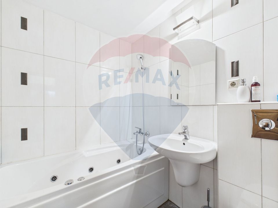 Apartament 3 camere superb cu loc de parcare si boxa Unirii