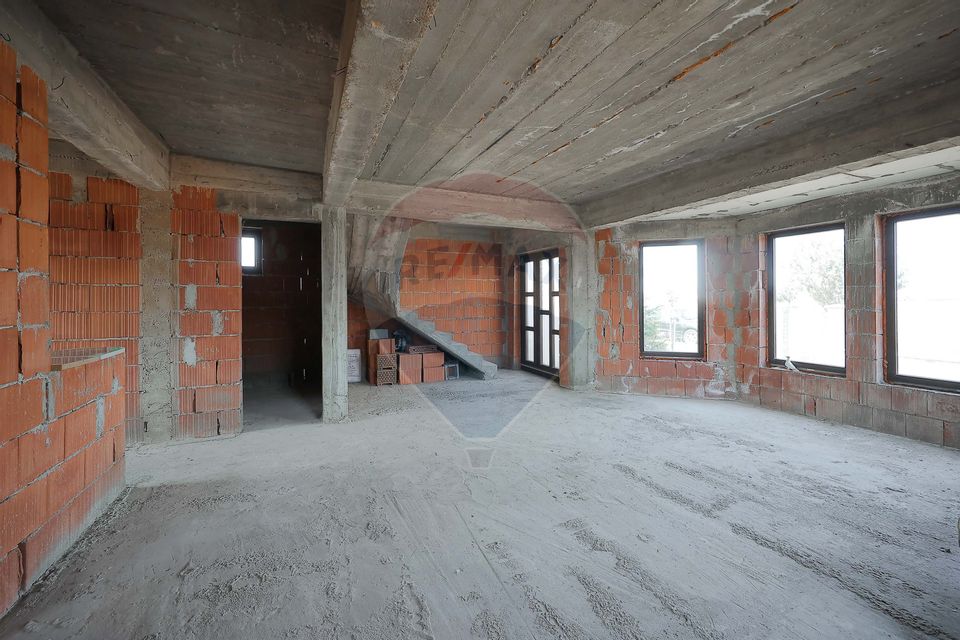 6 room House / Villa for sale