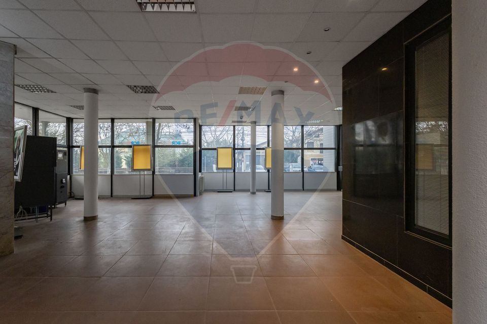 1,048sq.m Commercial Space for rent