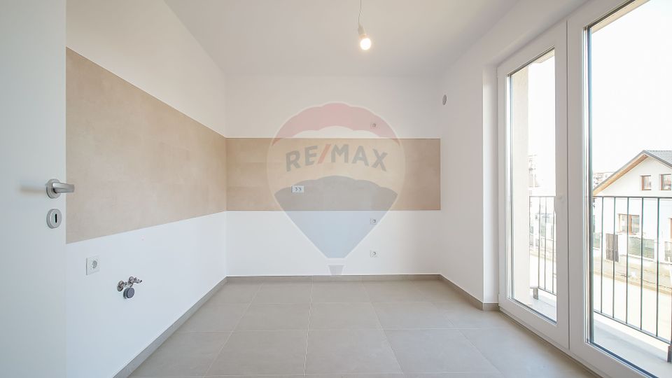 Garsoniera decomandata, 40 mp utili, etaj 1 | ROKMAN | Zona Tractorul