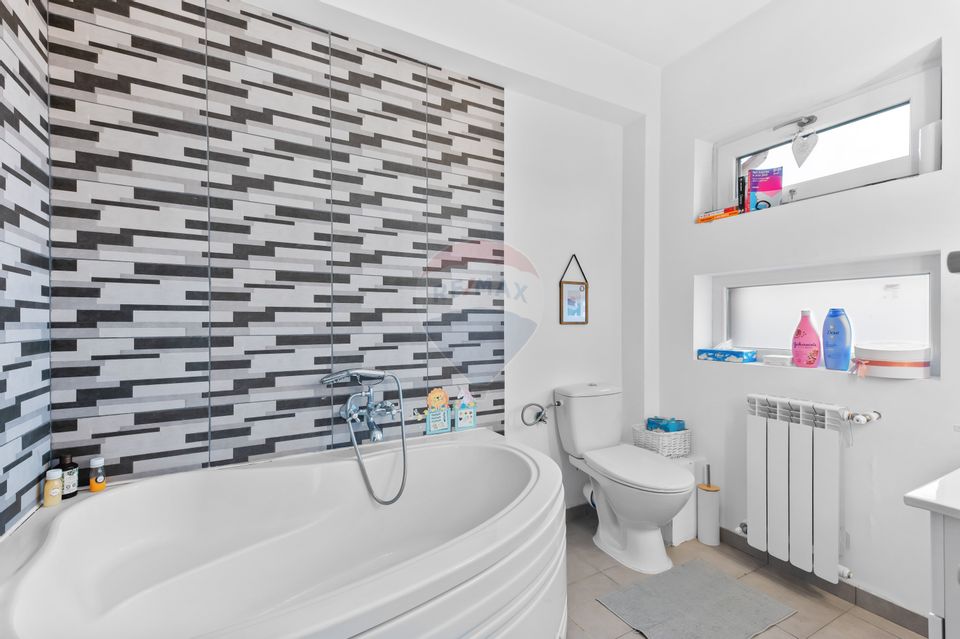 4 room House / Villa for sale