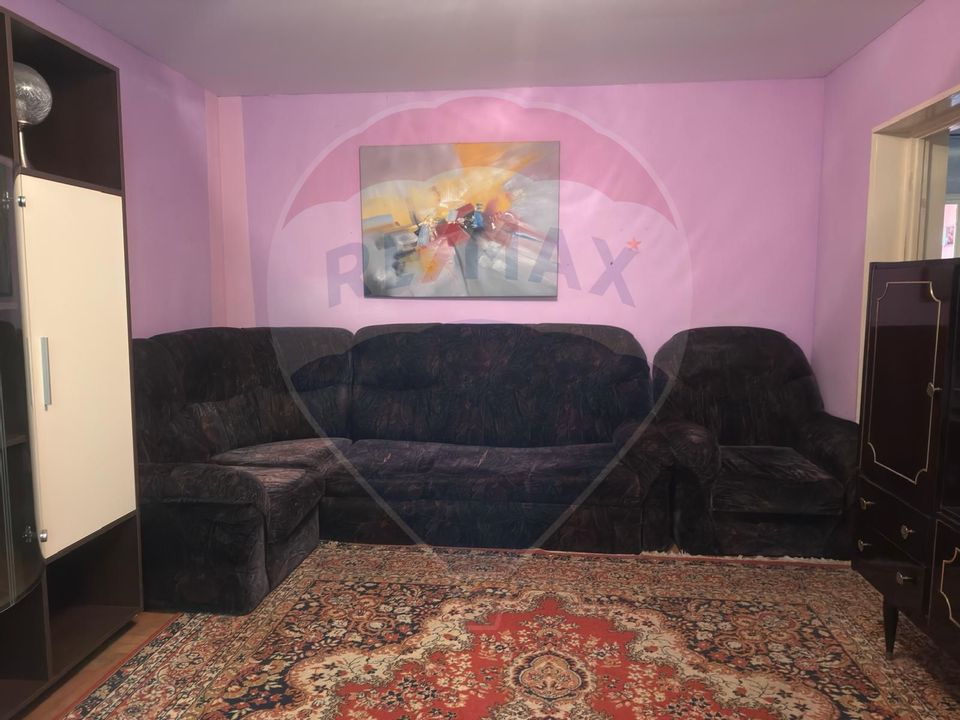 Apartament cu 4 camere de vânzare la vile, zona Ultracentrală