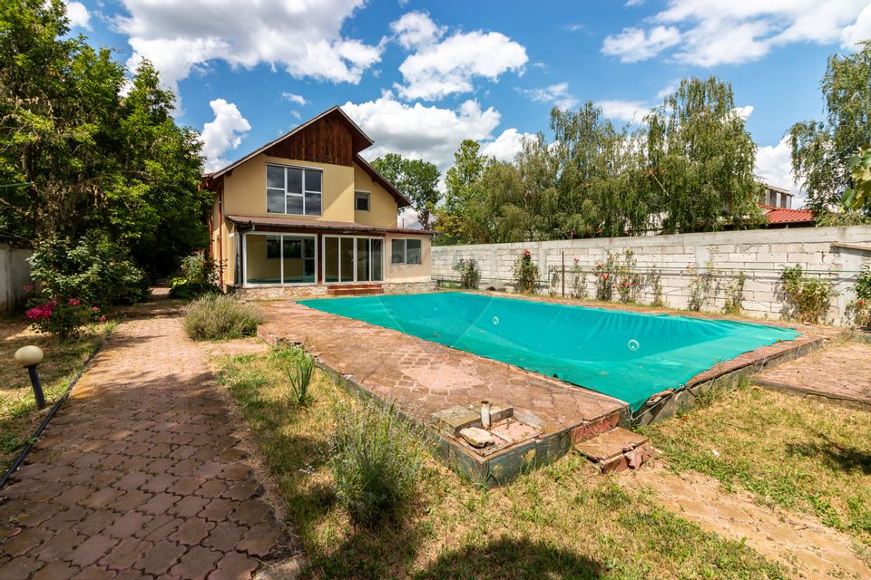 Snagov Villa for Sale | Pool, Orchard, 8 Rooms | 3077 sqm land