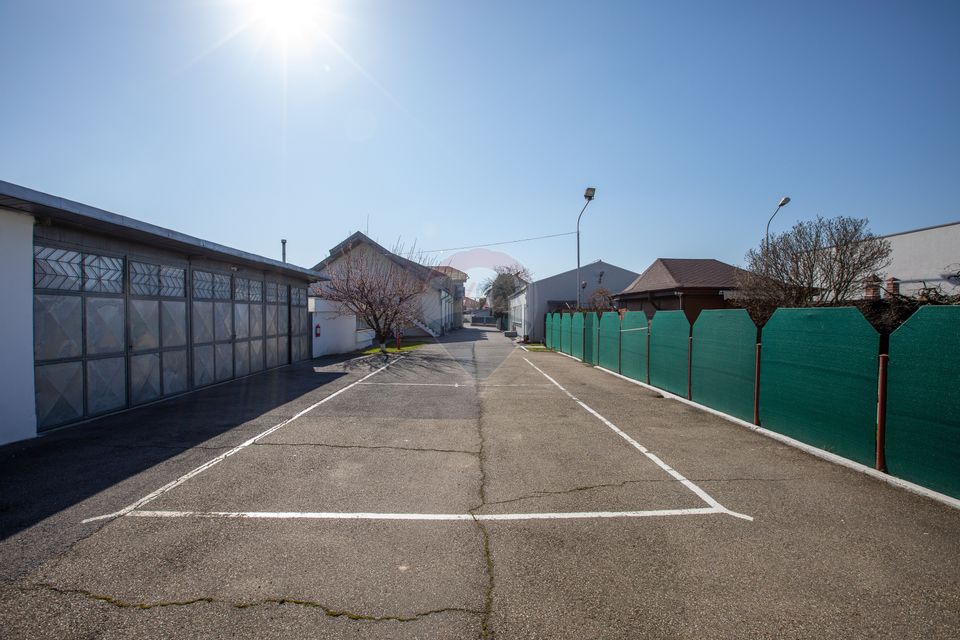 940sq.m Commercial Space for rent, Serbanesti area