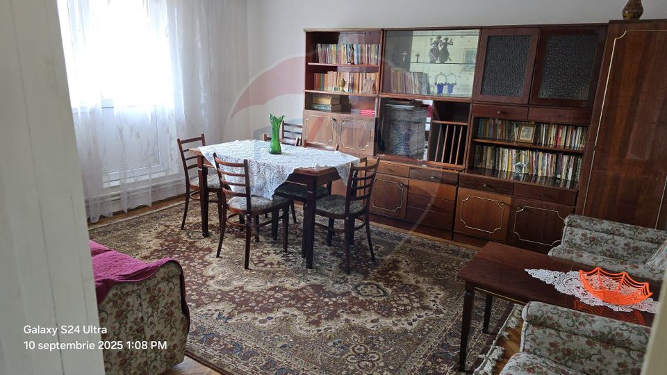 Apartament 4 camere de inchiriat in Radauti