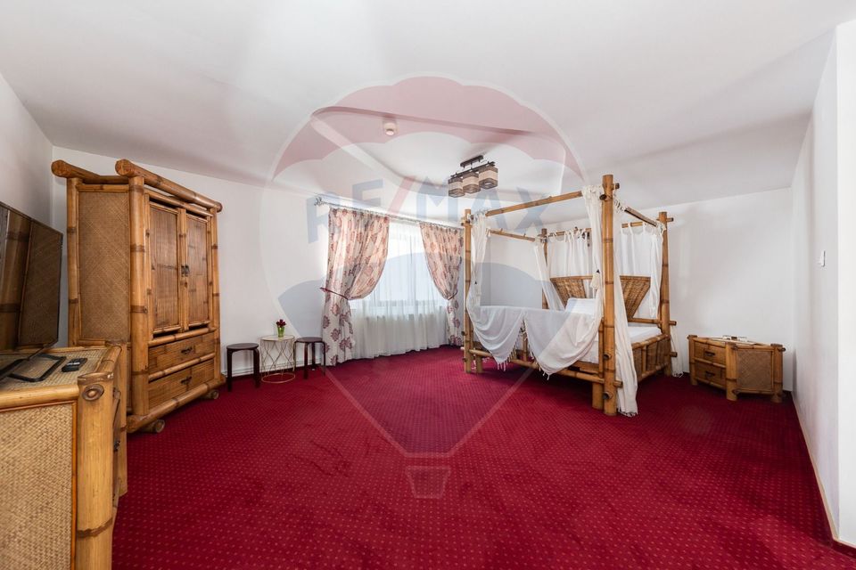 Pensiune cu restaurant și spații comerciale, central Râșnov