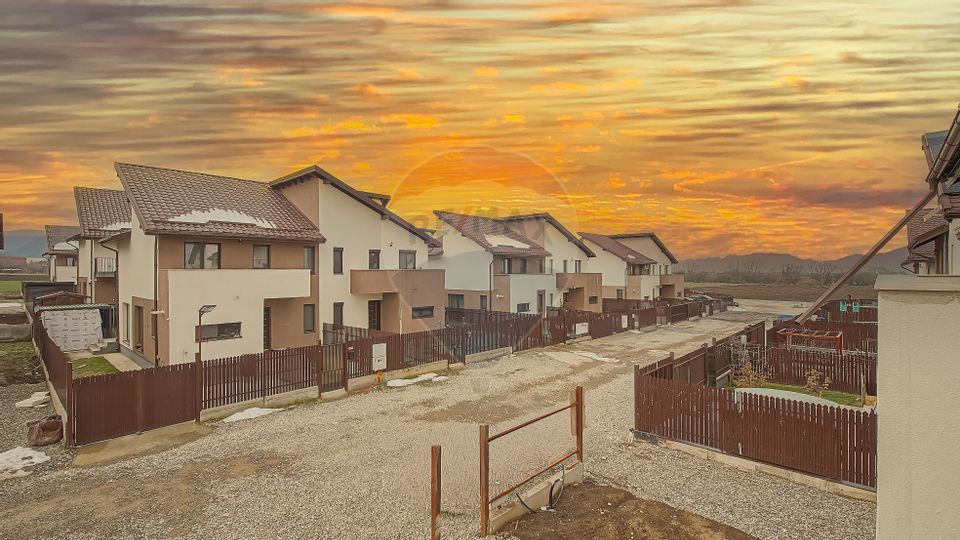 4 room House / Villa for sale, Baciu area