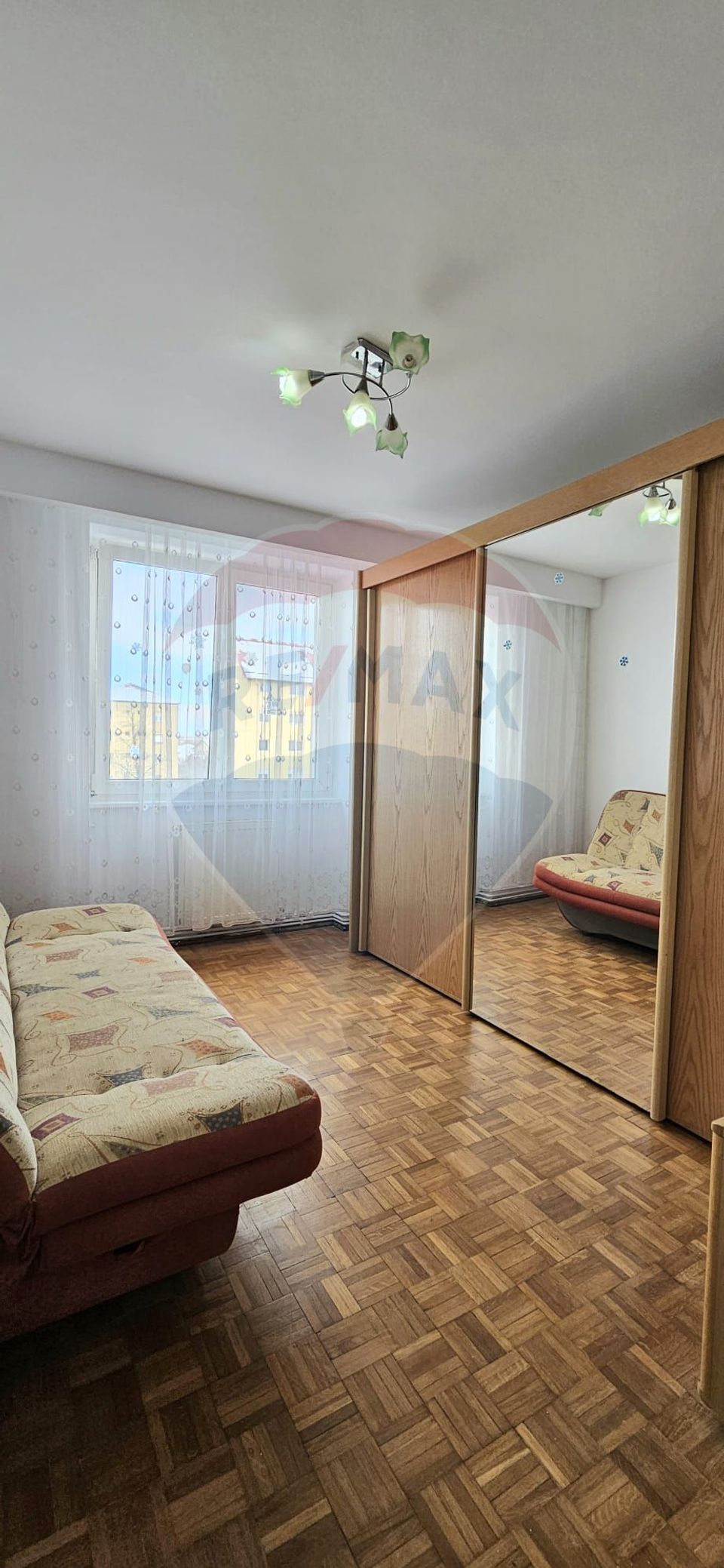 Apartament cu 3 camere de închiriat în zona Mihai Viteazul