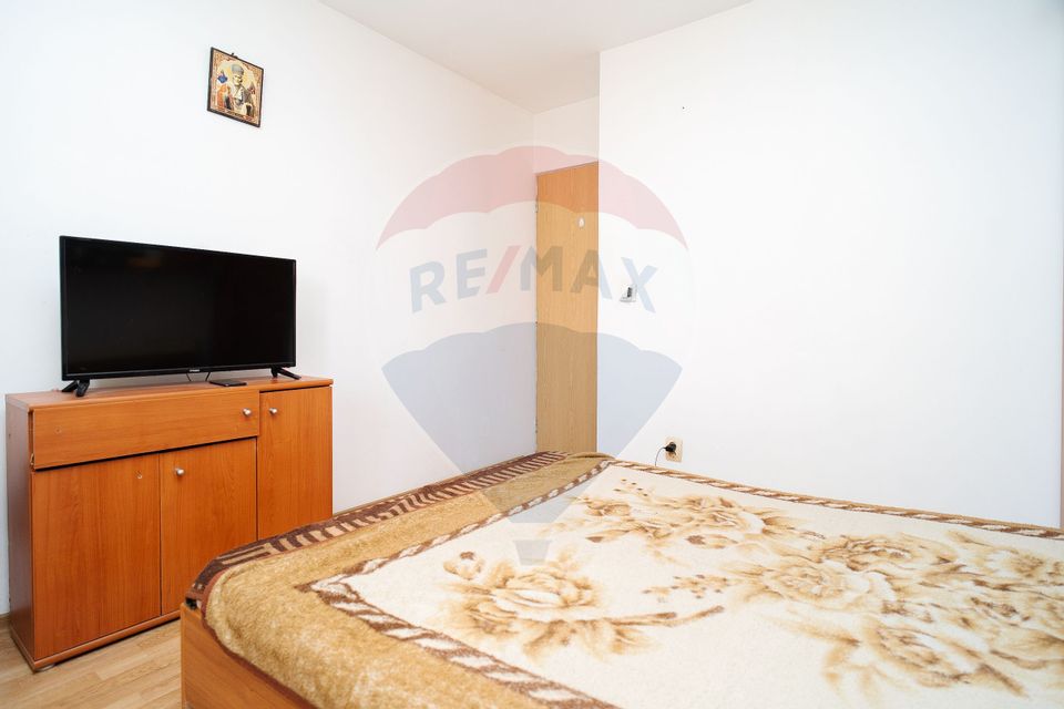 Apartament 3 camere decomandat  Alexandru cel Bun