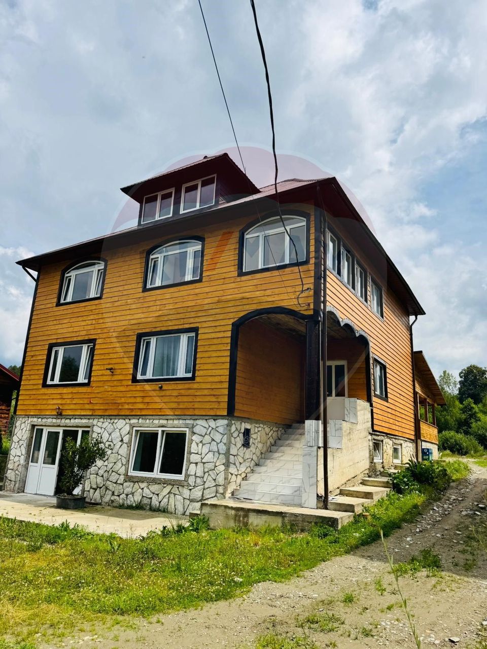 9 room Hotel / Pension for rent, Est area