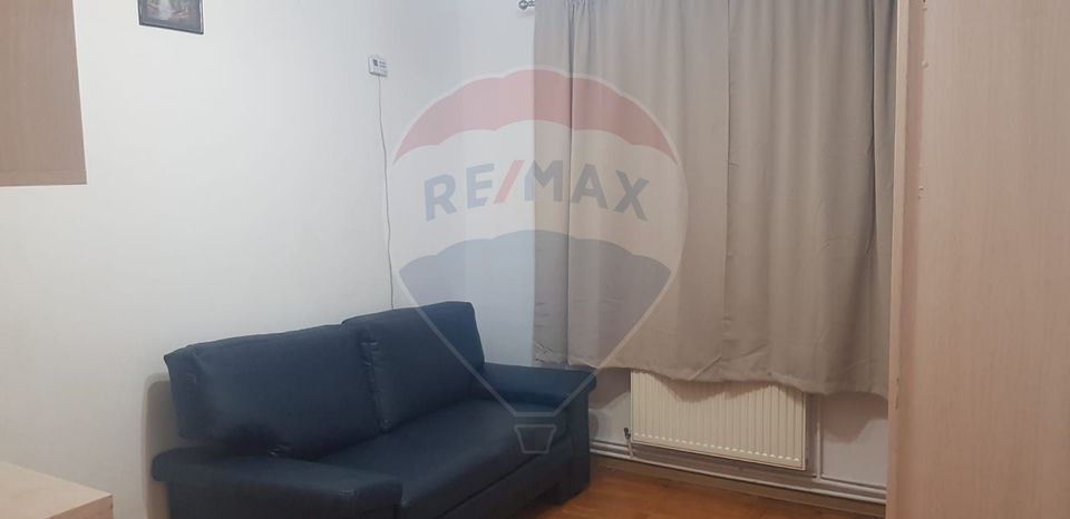 Apartament cu 3 camere de închiriat pe strada Marasesti