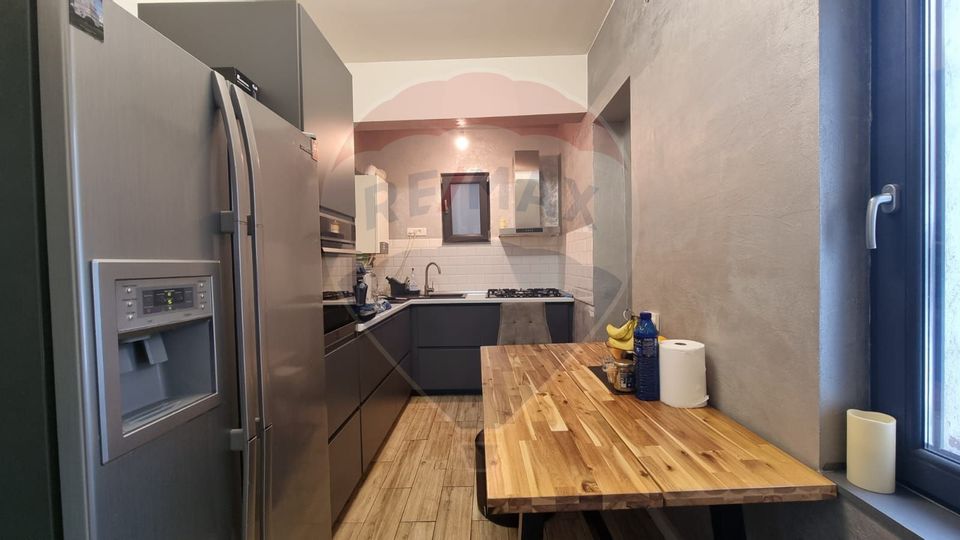 Spațiu de birouri/ Casa  cu 3 camere de inchiriat Calea Plevnei