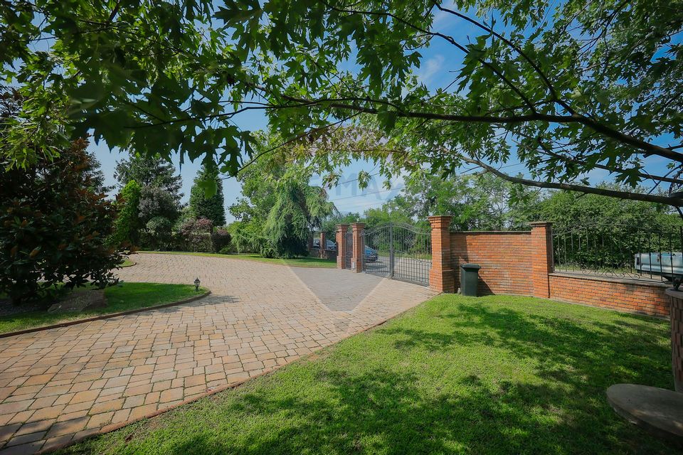 Vilă mediteraneană premium cu piscină, de vânzare, zona Dealuri Oradea