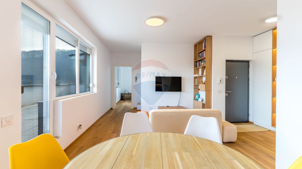 Apartament tip Penthouse cu 2 camere de vânzare