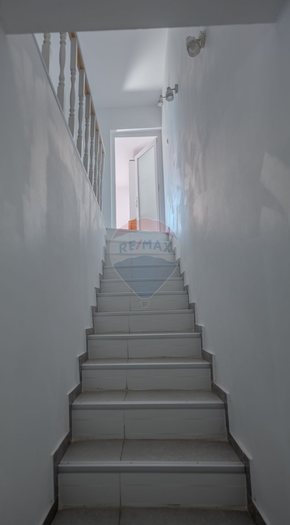 Casă cu cabinet stomatologic- Chitila, la doar 4 min. de gara Chitila