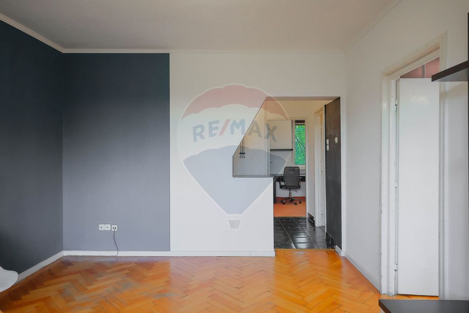 Apartament cu 3 camere de vânzare – ultracentral, vedere panoramică