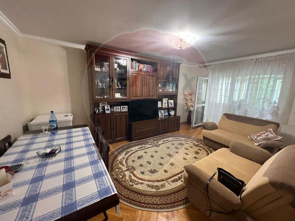 Apartament 3 camere zona Doi Stejari