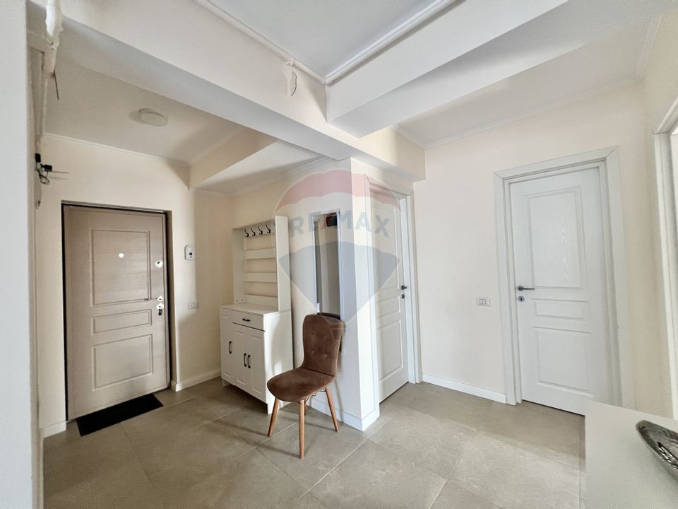 3 camere decomandat, bloc nou. Terasă 8.8 mp  Mobilat & loc de parcare