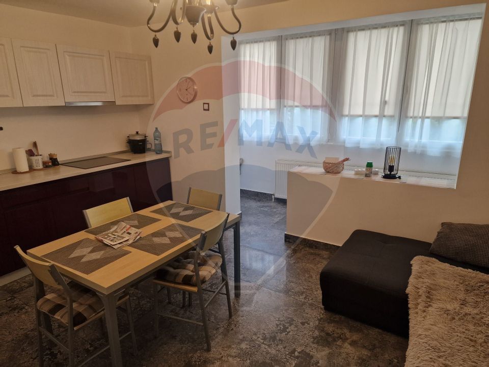 Apartament cu 3 camere de închiriat în zona Cornisa