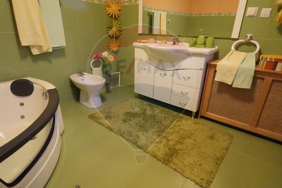 11 room House / Villa for sale
