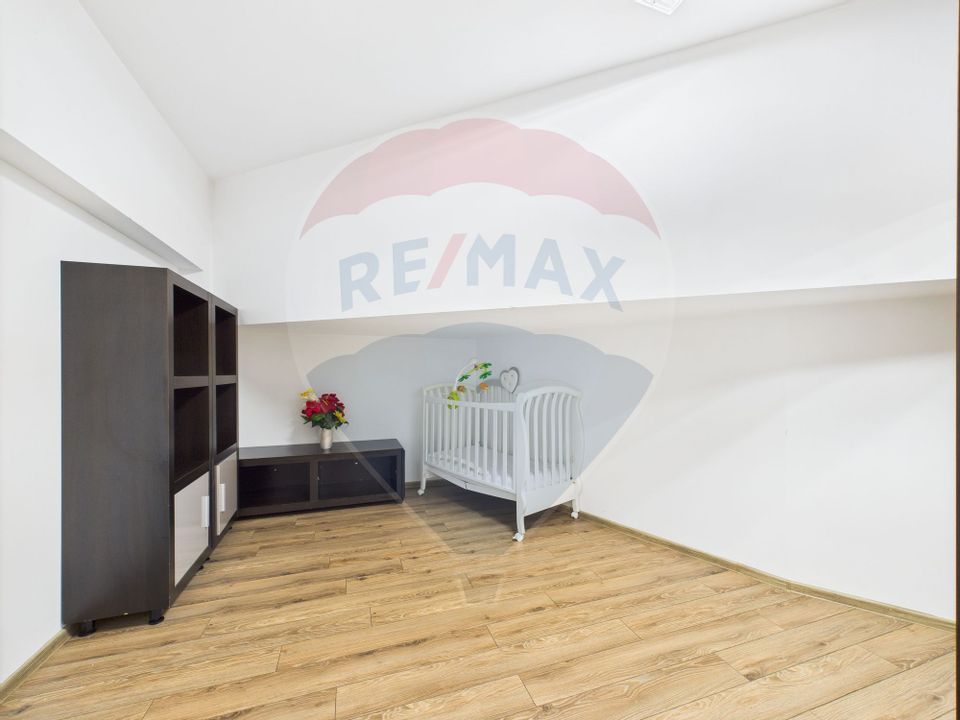 Apartament spatios 4 camere | 122 mp | Damaroaia