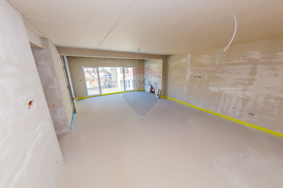 BLOC NOU- Centrul Vechi - apartament cu parcare