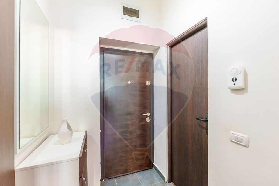 Apartament modern 2 camere + curte de închiriat Ultracentral