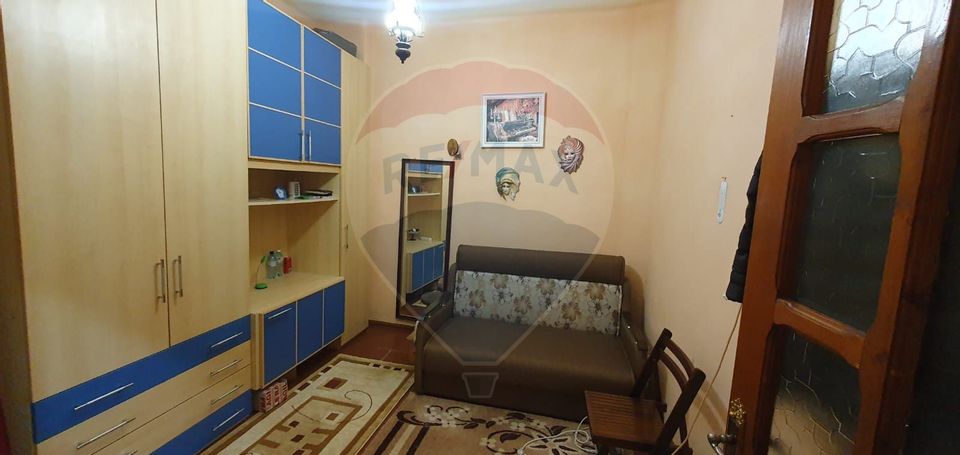 Casă / Vilă cu 3 camere de vânzare în zona Ultracentral