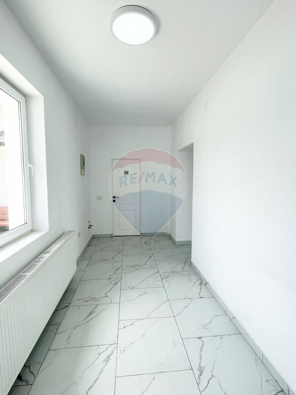 Hala constructie noua + spatiu de birouri stradal