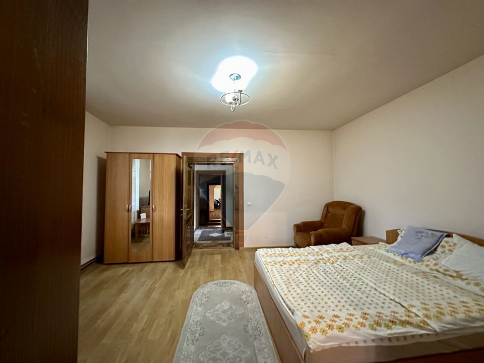 Casă  cu 5 camere de vânzare in Apos