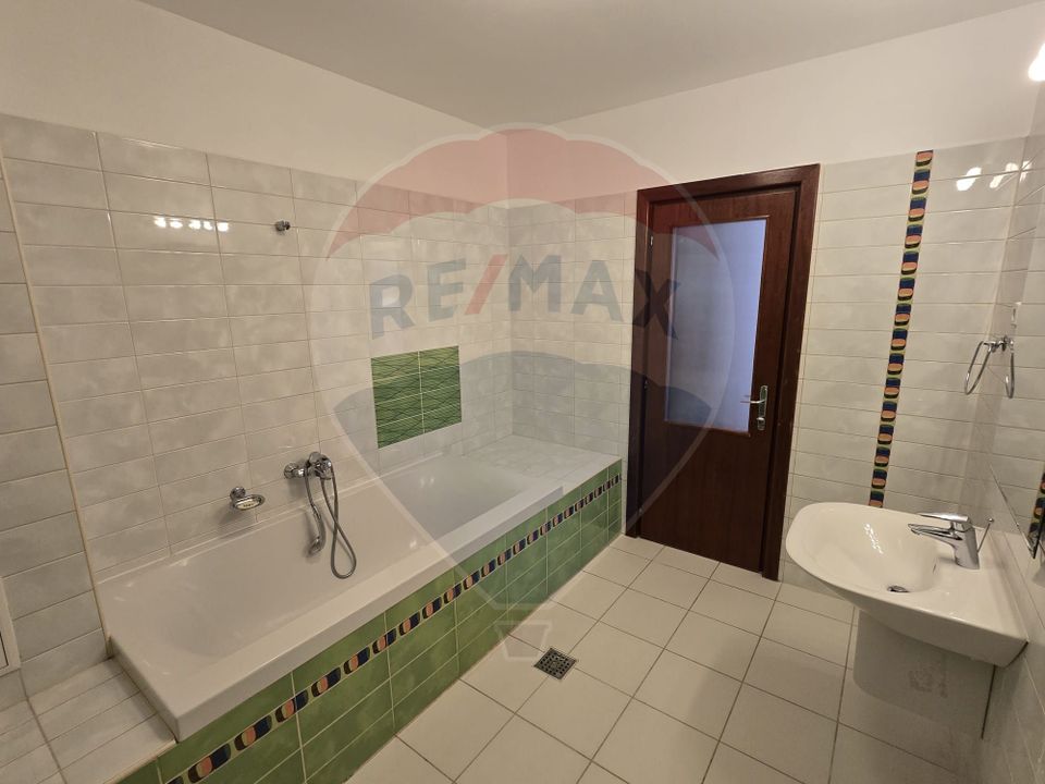 Inchiriere Apartment 4 camere Complex Liziera Pipera