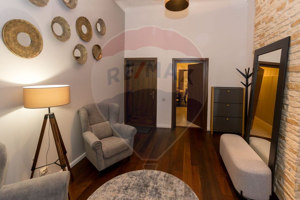 Apartament de lux cu 3 camere pentru închiriere in zona Ultracentrala