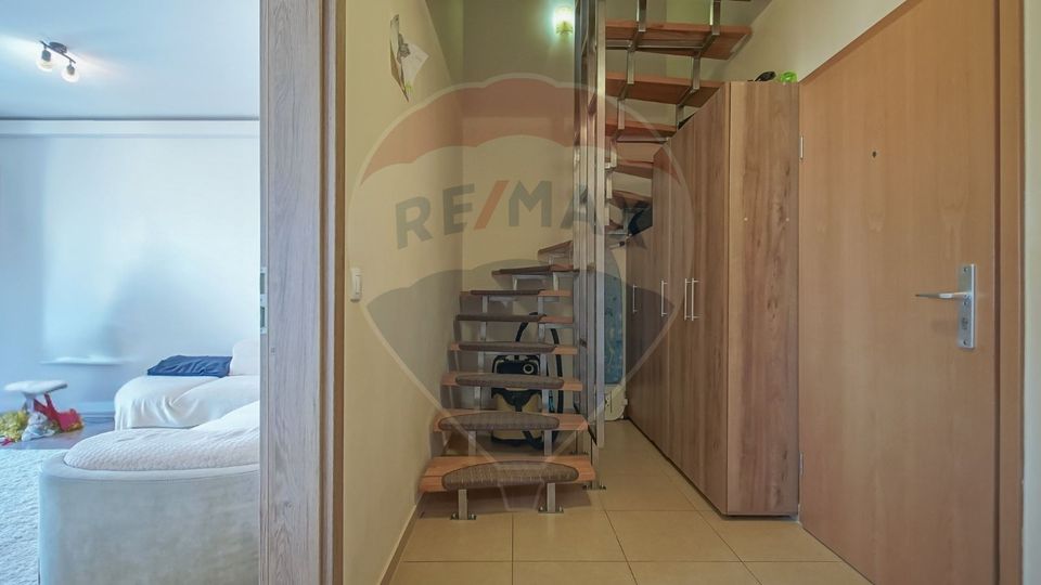 !!  VANDUT !!  Apartament de 3 camere, Tractorul, Brașov