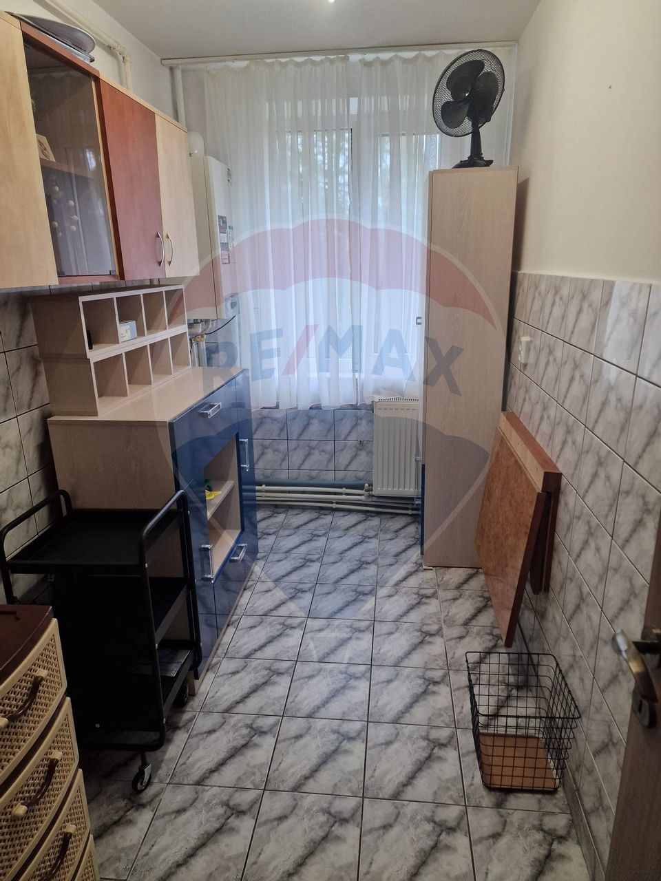 Apartament cu 3 camere de închiriat în zona Cornisa