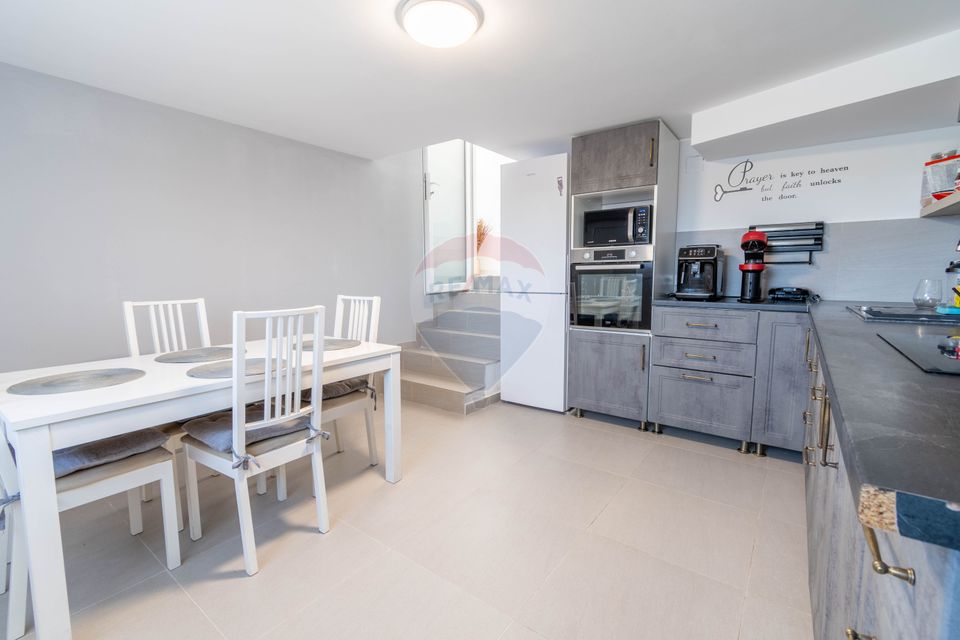 5 room House / Villa for sale