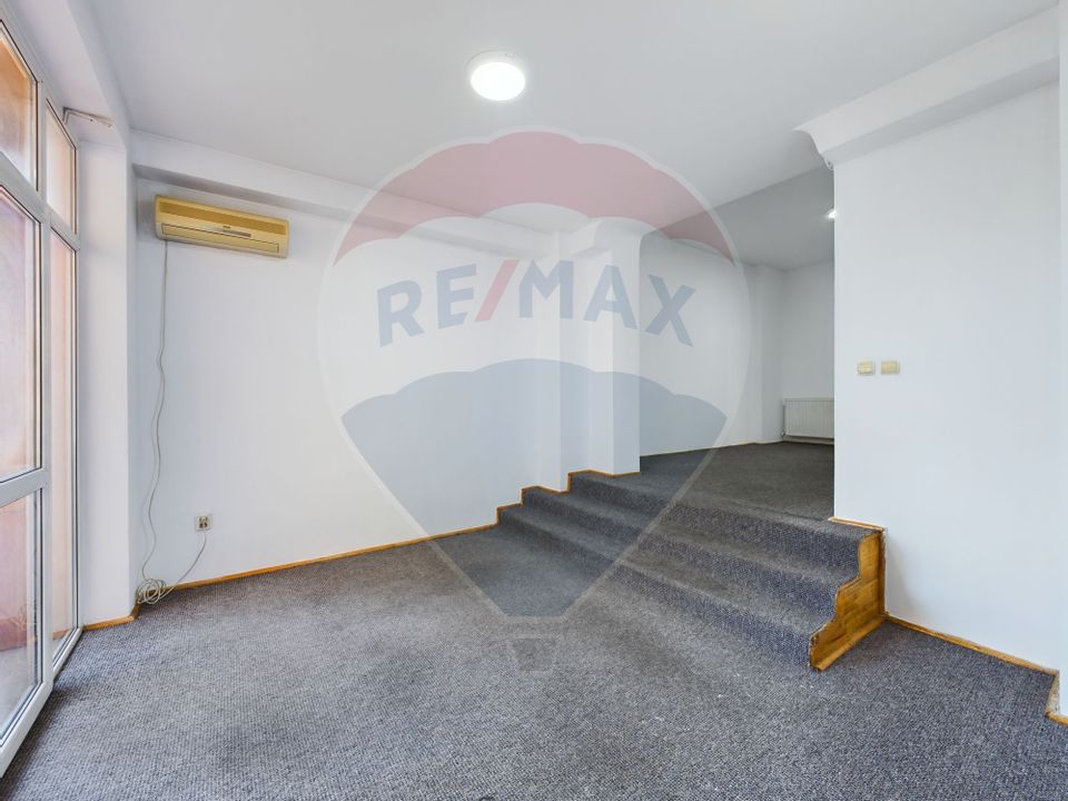 5 room Apartment for rent, P-ta Unirii area