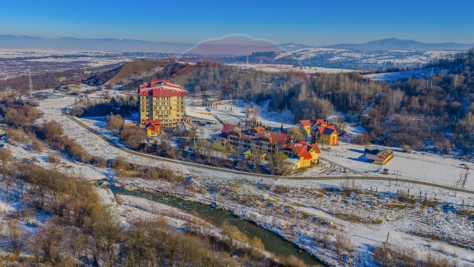 Activ Hotelier SubEvaluat | 18.000 mp construiti | 3 ha teren | BRASOV
