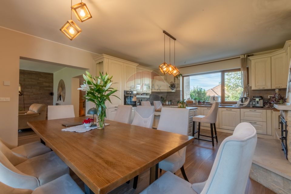 Proprietate exclusivista de vanzare: 2 case | 9 camere | 2000 mp teren