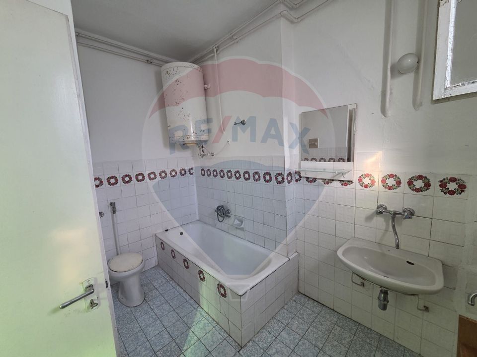 5 room House / Villa for sale, Vest area