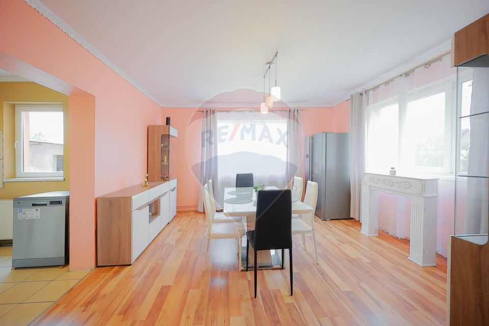 6 room House / Villa for sale, Episcopia Bihorului area