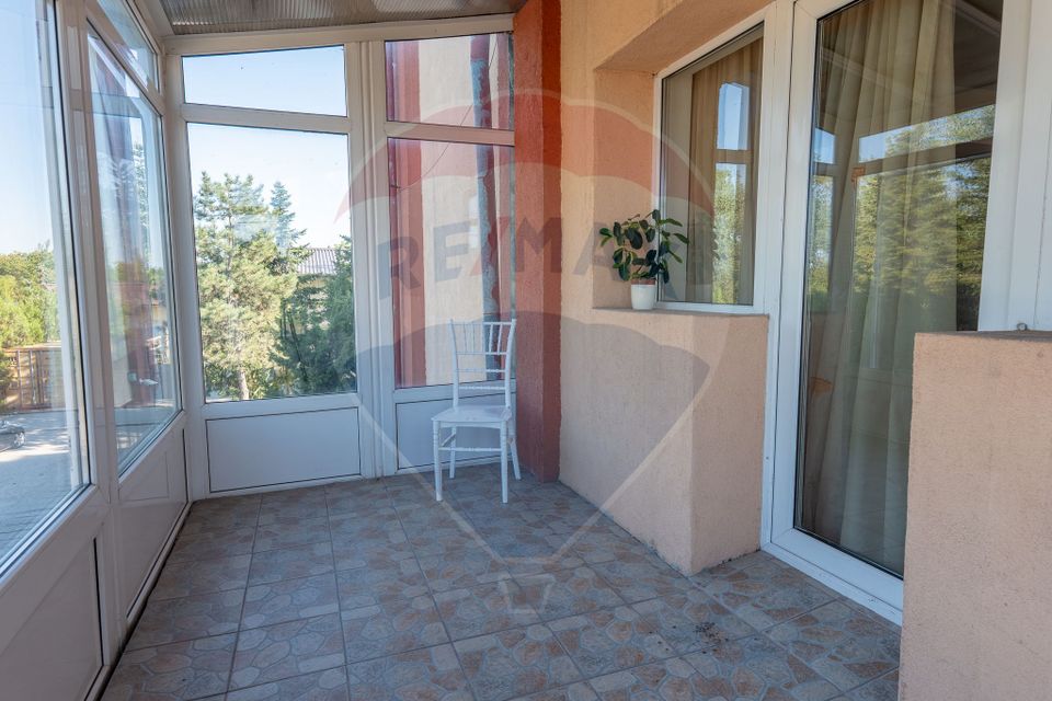 Hotel de vanzare la cateva minute de Podul Mogosoaia