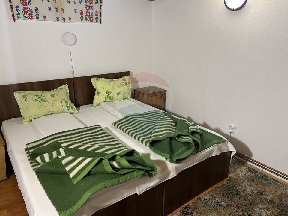 Pensiune de vânzare in vârf de munte la Ciocanu - lângă Sirnea