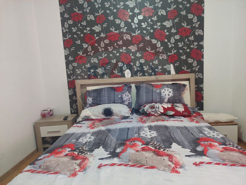 Apartament cu 4 camere decomandat de vânzare în Moinesti