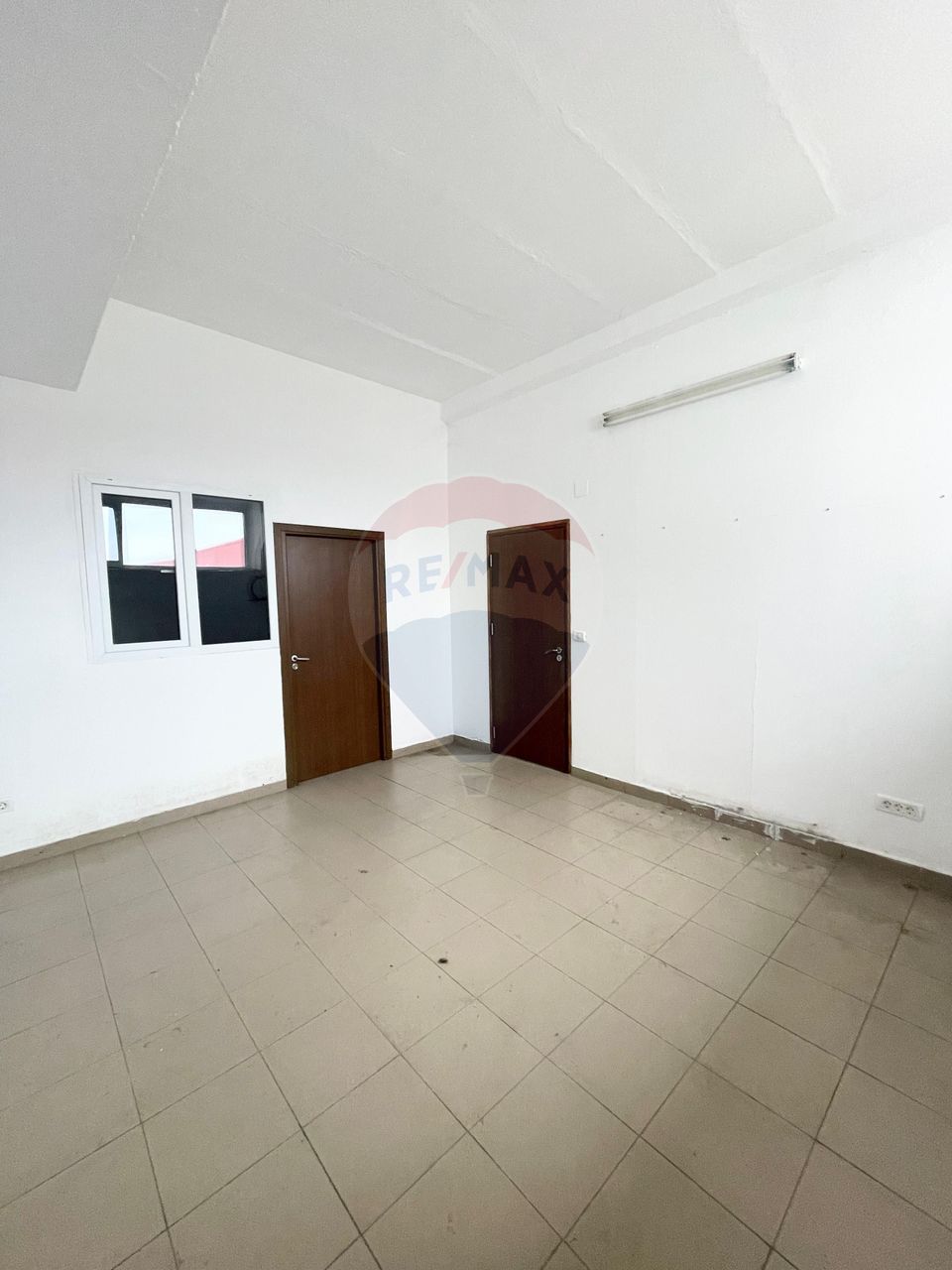 333sq.m Industrial Space for rent, UTA area