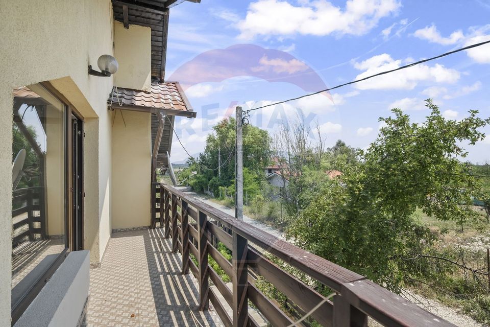 Casa individuala spatioasa cu 6 camere, cu gradina de 572 mp in Gulia